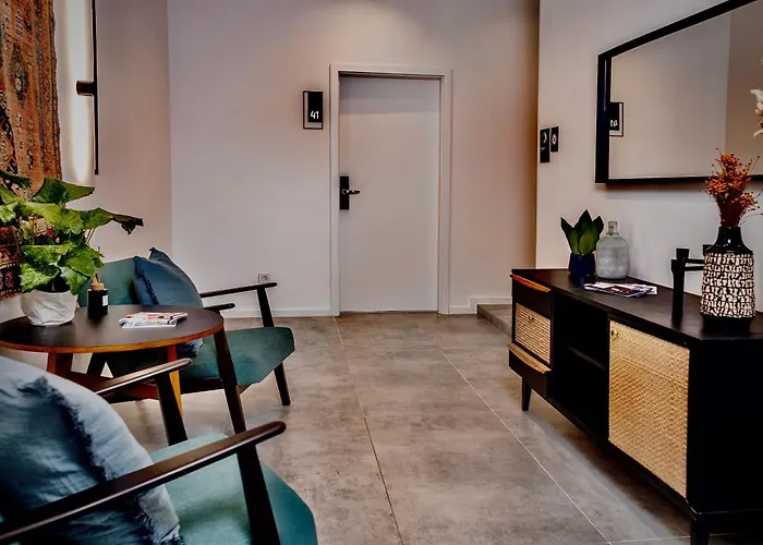 Lujza B 43 * Budapesta